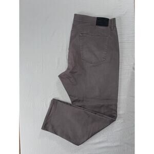 Lucky Brand 121 Slim Straight Sateen 5-Pocket Jeans. Gray, Men's 40X30. Runs Big